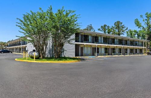 Jennings Cabina | Econo Lodge