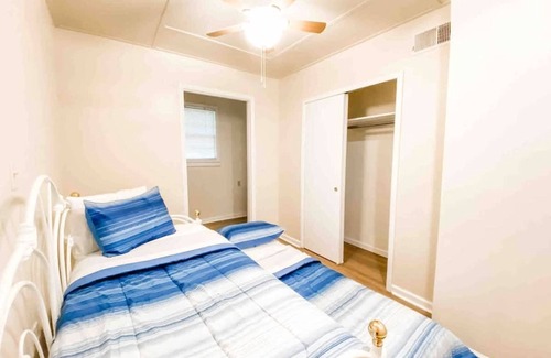 Griffin Heights Casa | Economic Private Bedroom - Trundle Bed