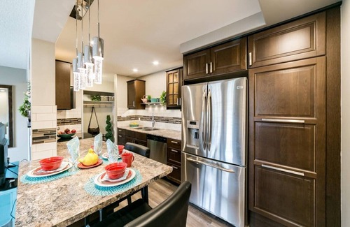Jasper Place Condominio | Alojamiento de la tripulación económica y céntrica