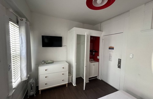 Civic Center Hotel | Económico-Habitacion Doble-Baño privado