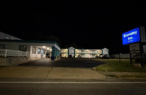 Belleville Hotel | Economy Inn