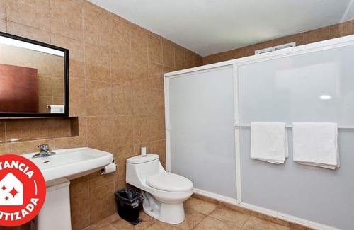 Contry Hotel | Econosuites Monterrey