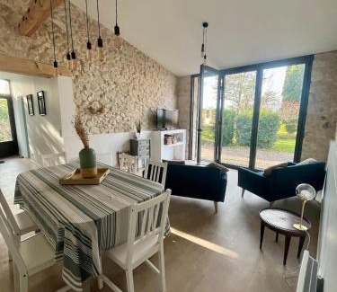 Pujols Casa | Ecrin de paradis Pujols HAUT Piscine-VUE