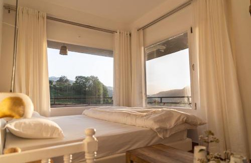 Kaul Casa | Ecstacy bathtub rooms and cafe - Mukteshwar Homestay