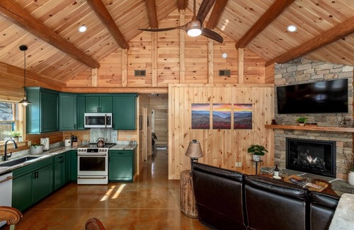 Hendersonville Cabina | Ecusta Trailhead Cabin