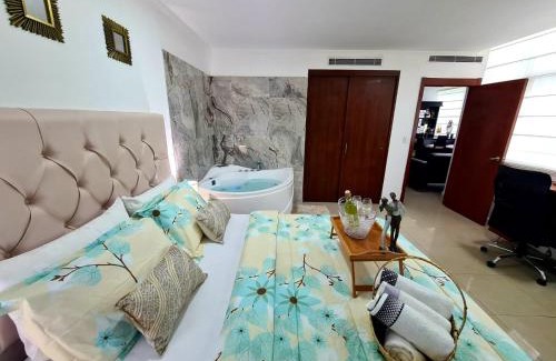 Las Peñas Apartamento | Ecusuites Jacuzzi Executive Dpto Riverfront l puerto santa ana