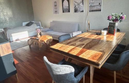 Nordstadt Apartamento | ED-große, moderne Wohnung in zentraler Lage, mit Balkon, Lift und Parkplatz