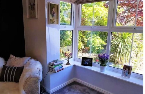 Watford Casa | Edale...in Hertfordshire countryside. 15 minute train to London.