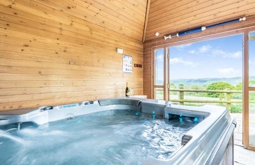Kingswood Casa | Edderton Hall Country House