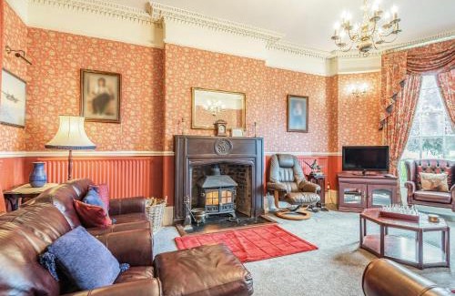 Kingswood Casa | Edderton Hall Country House