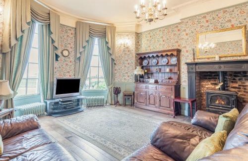 Kingswood Casa | Edderton Hall Country House