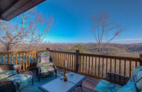 Blue Ridge Cabina | Eddiebear by Escape to Blue Ridge