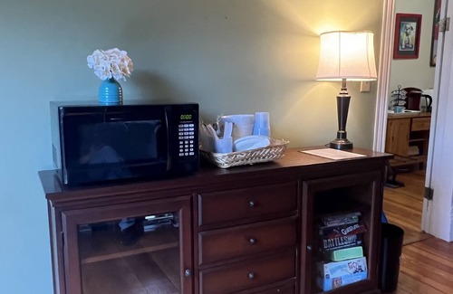 Berkeley Springs Casa | Eddies Place LLC