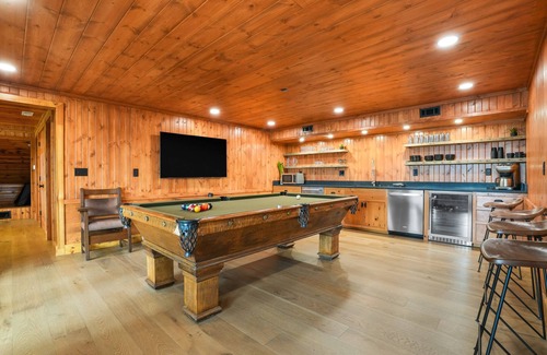 Logan Cabina | Eden Acres | Pool | Pool Table | Private Estate