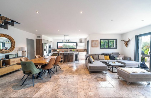 Le Muy Casa | Eden Balinais Jacuzzi and pool