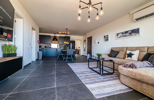 Qawra Apartamento | Eden Boutique Smart Home with Garage