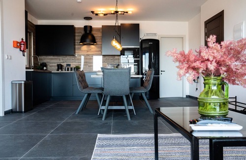 Qawra Apartamento | Eden Boutique Smart Home with Garage