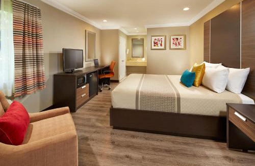 Anaheim Resort Hotel | Eden Roc Inn & Suites near the Maingate