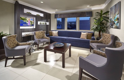Southwest Anaheim Hotel | Eden Roc Inn & Suites