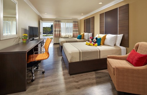Southwest Anaheim Hotel | Eden Roc Inn & Suites