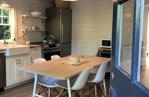 Edgartown Casa | Edgartown cabaña, nuevo listado, nueva remodelación, nuevo AC central, fácil paseo a la ciudad