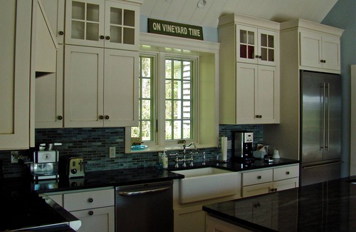 Edgartown Casa | Retiro Edgartown. A pie de la ciudad. Piscina climatizada y casa de huéspedes! Renovado recientemente