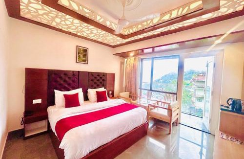 The Mall Road Hotel | Edge Dwapar A Luxury Property Near Mall Road