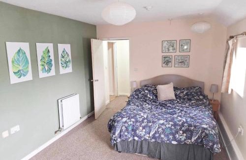 Christchurch Apartamento | Edge of Exmoor Garden Flat, dog friendly, sleeps 2 - 4