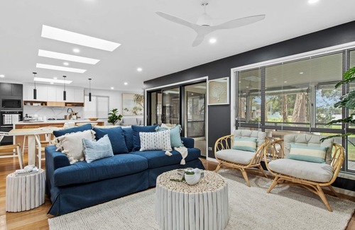 St. Georges Basin Casa | Edge Water - Belle Escapes Jervis Bay