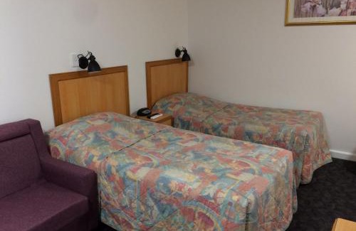 Edgecliff Hotel | Edgecliff Lodge Motel