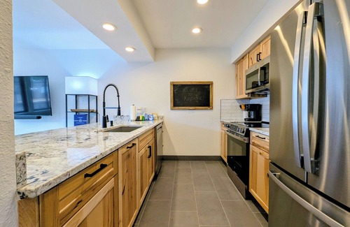 Lakeside Village Condominio | Edgewater 1451