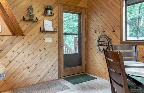 Innsbrook Chalet De Esquí | Edgewater Escape by Sarah Bernard, with Hot Tub