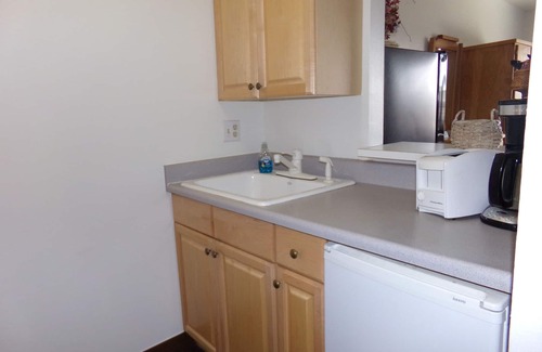 Lakeside Village Condominio | Edgewater Studio One bath EWJP