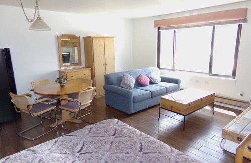 Lakeside Village Condominio | Edgewater Studio One bath EWJP