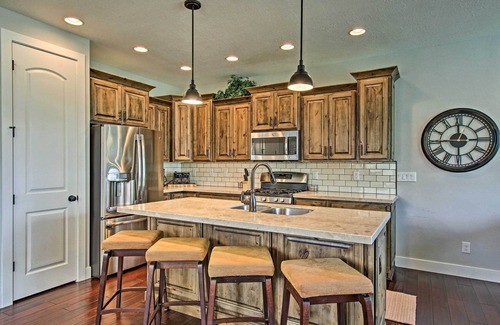 Ogden Casa | Edgewater Townhome ~ 7 Mi to Snowbasin Resort