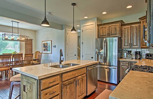 Ogden Casa | Edgewater Townhome ~ 7 Mi to Snowbasin Resort
