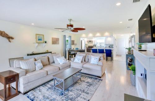 Edgewater Casa | Edgewater Vacation Home with Game Room and Pool Access