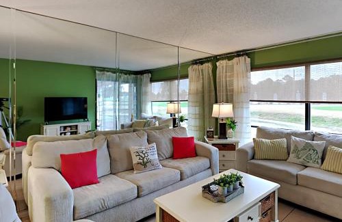 Panama City Beach Casa | Edgewater Villa 1702