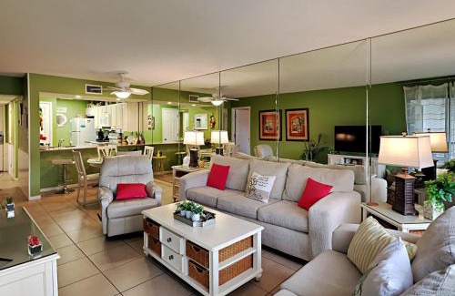 Panama City Beach Casa | Edgewater Villa 1702