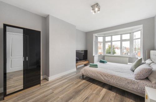 Brent Apartamento | Edgware Oasis: Modern Haven near Tube & Park