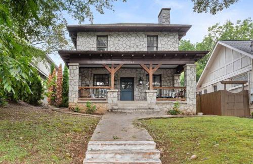 Old Fourth Ward Casa | Edgy Overlook