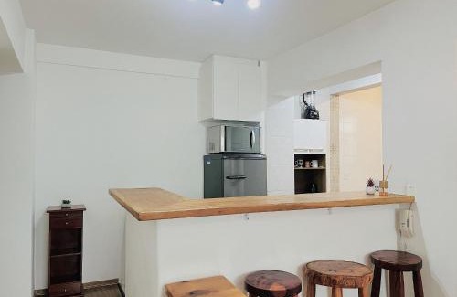 Reboucas Apartamento | Edifício Julieta X Silva | Próximo a Shopping e FAE | Gonzaga Stays