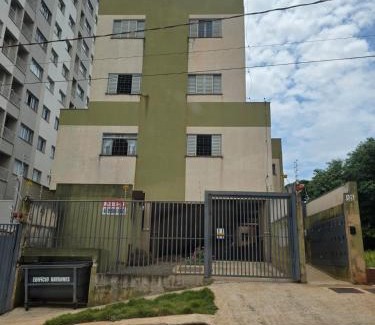 Maringa Apartamento | Edificio Hayannes - 1 Quarto - 1 Cozinha - 1 Banheiro - Garagem Coberta - Taxa Para Hospede Com Pets