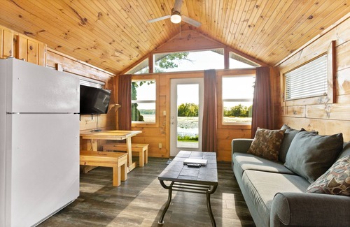 Edinboro Cabina | Edinboro Lake Resort Cabins