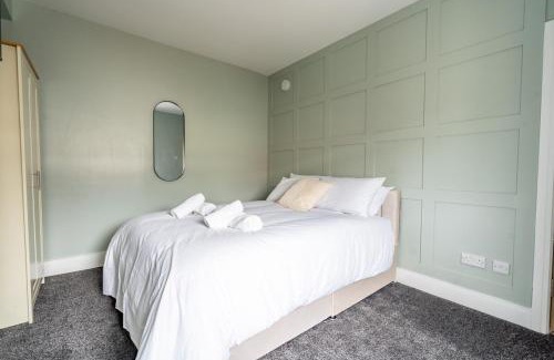 Goole Casa | Edinburgh Street House 3 Bed, 4 Guest