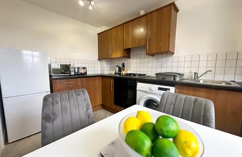 Stockton-on-Tees Casa | Edison House by Blue Skies Stays