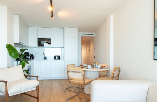 Foz do Douro Apartamento | EDiTiON 309 Penthouse w/Plunge Pool by LovelyStay