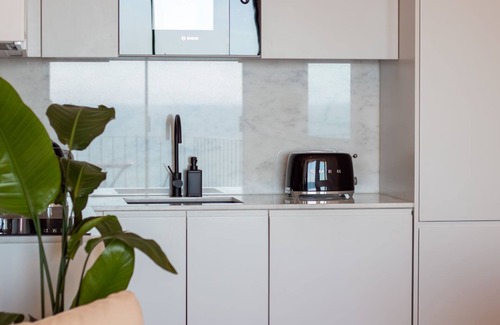 Foz do Douro Apartamento | EDiTiON 309 Penthouse w/Plunge Pool by LovelyStay