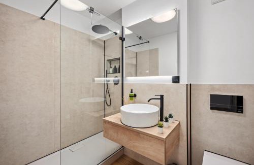 Schloßchemnitz Apartamento | EDLER WOHNRAUM Elegantes Apartment mit Balkon, Boxspringbett, Kaffeevollautomat, Lift & Parkplatz