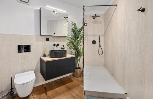 Schloßchemnitz Apartamento | EDLER WOHNRAUM Luxuriöse Stadtoase mit Balkon, Kaffeevollautomat, Lift & Parkplatz